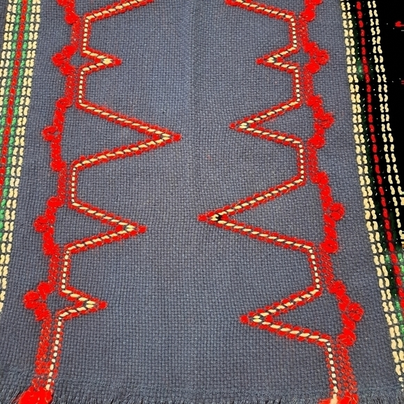 Holiday Table Runner  Size 21.5"×65" - Picture 2 of 4